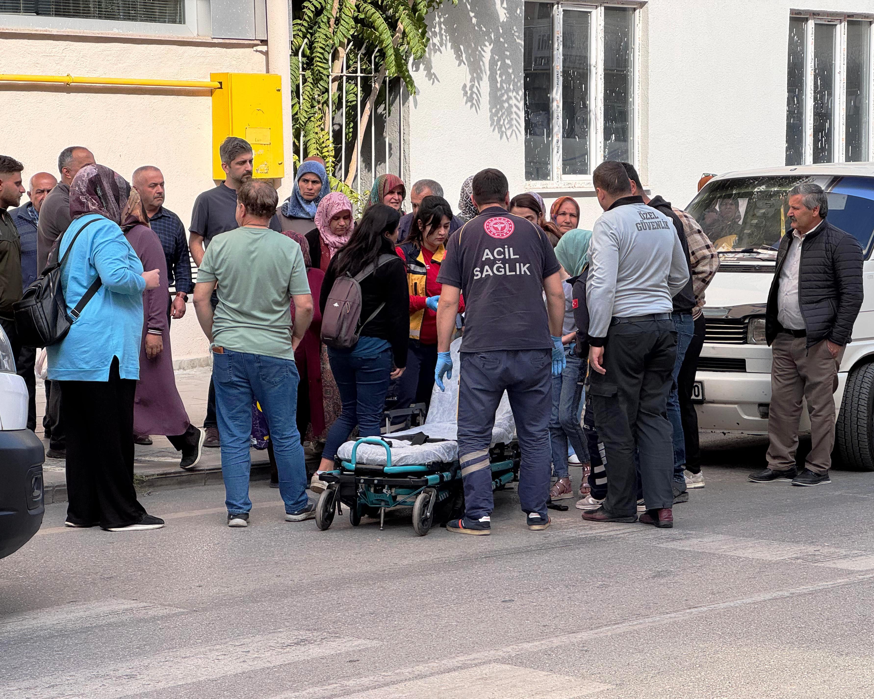 Kaza Haberi: Seydişehir Hürriyet Caddesi'nde Motosiklet Yaya ile Çarpıştı - 1 Yaralı