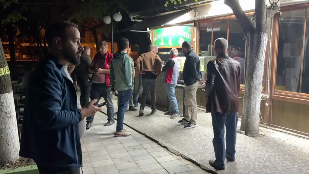 KIRKLARELİ - Süs havuzunda elektrik akımına kapılan 4 kişi hastaneye kaldırıldı