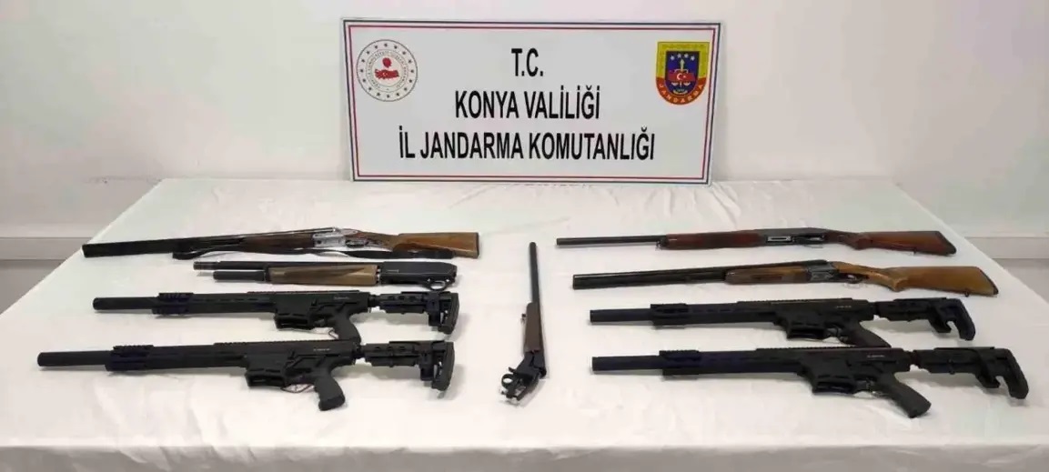 Konya Beyşehir'de Silah Kaçakçılığı Operasyonu: 9 Belgesiz Av Tüfeği Ele Geçirildi