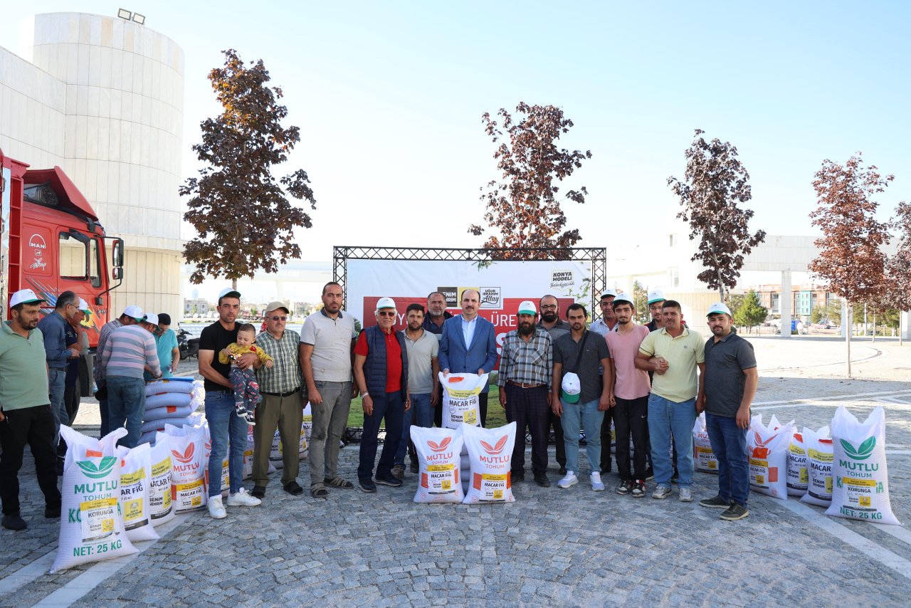 Konya Büyükşehir Belediyesinin Çiftçilere desteğine devam ediyor.