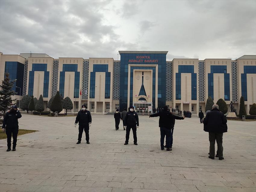  Konya'da aynı aileden 7 kişinin öldürüldüğü saldırının sanıkları hakim karşısında