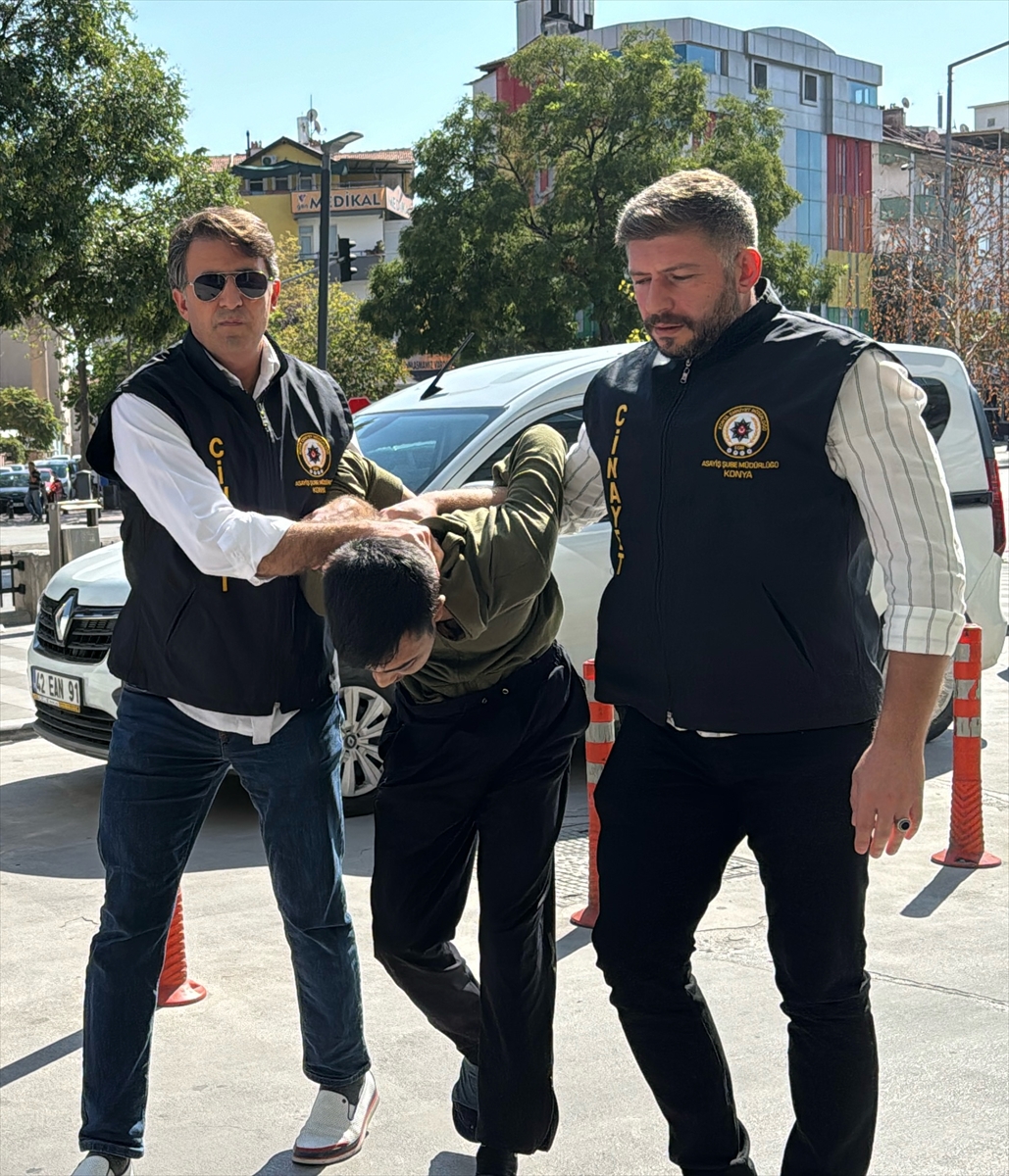 Konya'da iki polisin yaralanmasıyla ilgili yakalanan 3 zanlı adliyeye sevk edildi