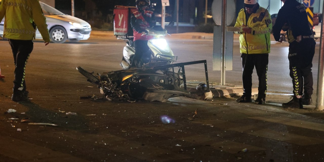 Konya’da ışık ihlali yapan  motosikletli kaza yaptı, 1 kişi öldü, 1 kişi yaralandı.