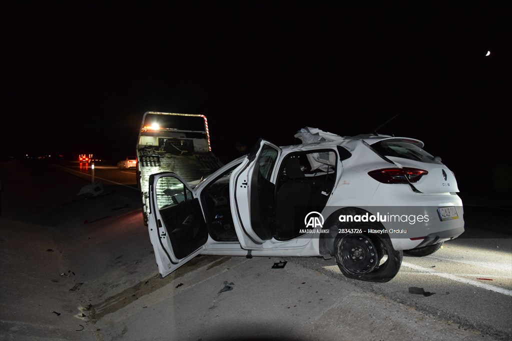 Konya'da otomobilin devrildiği kazada 4 kişi yaralandı