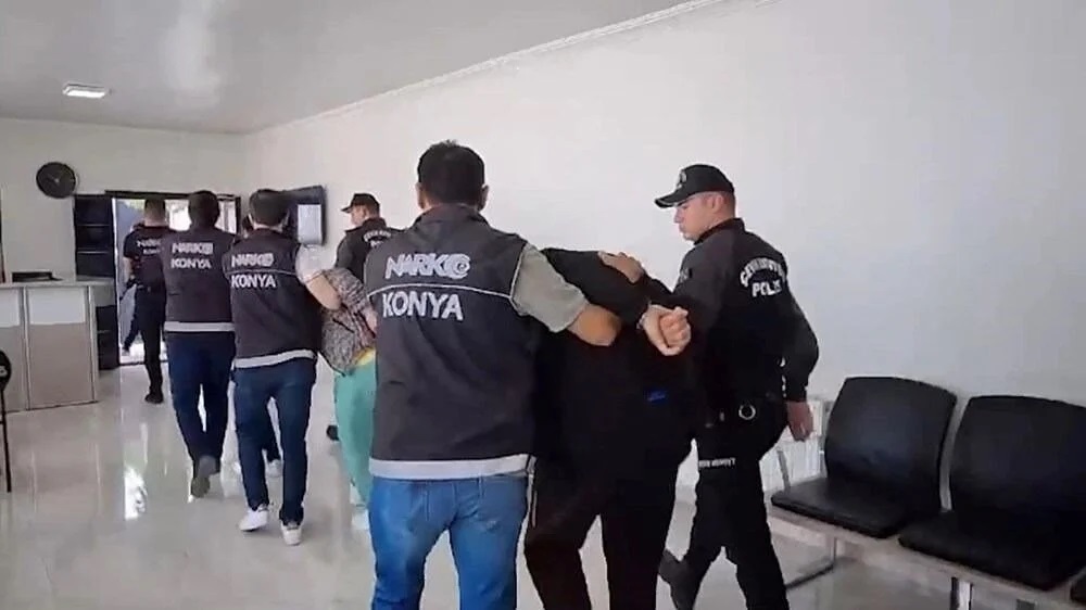 Konya'da para karşılığı 7 bini aşkın reçete yazdığı iddia edilen psikiyatrist hakim karşısında