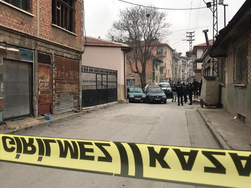 Konya'da tartıştığı kişiyi seyir halindeki araca ateş açarak öldüren sanık hakim karşısında