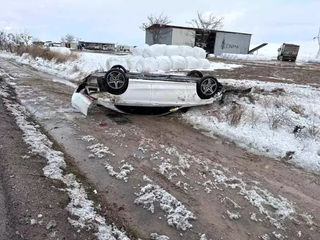 Konya'da Tipi ve Buzlanma Kazaya Sebep Oldu: 4 Yaralı