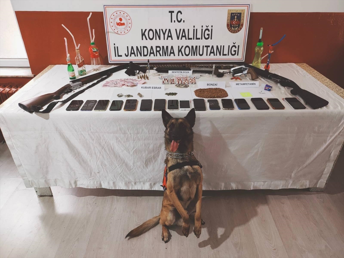 Konya'da uyuşturucu operasyonunda 4 zanlı tutuklandı