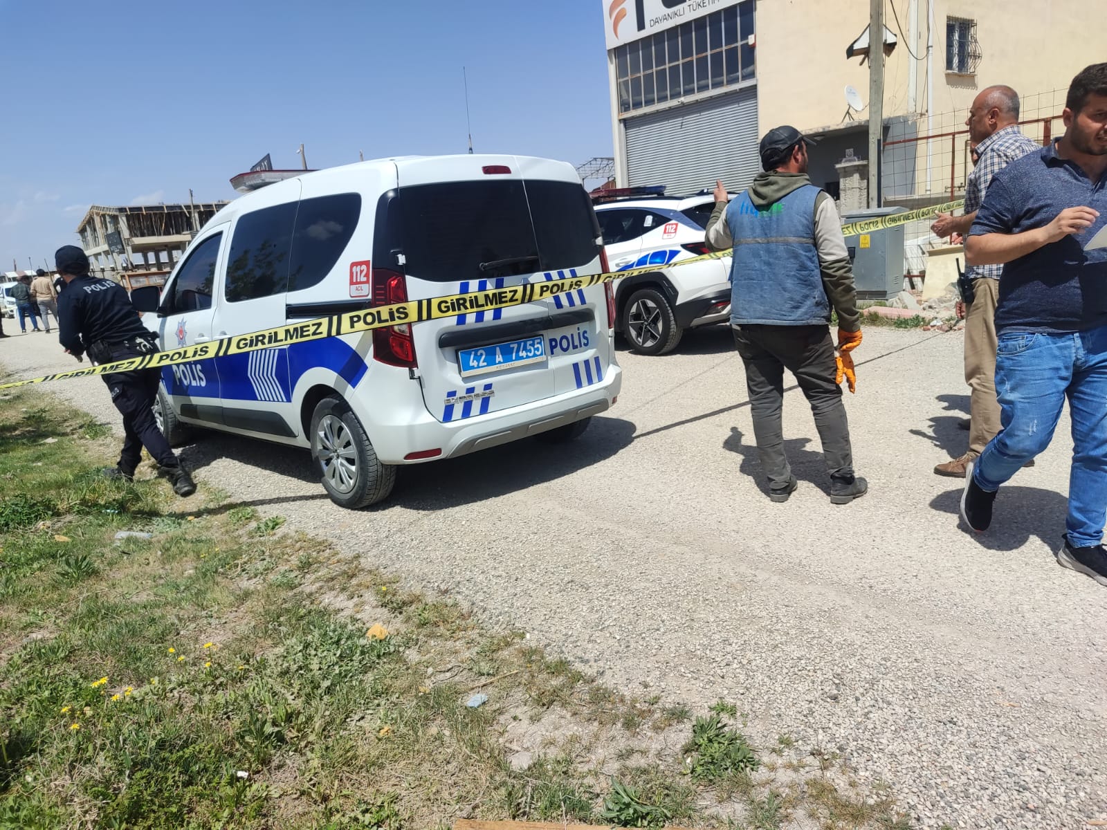 Konya’daki sanayi sitesinde silahlı ve bıçaklı kavgada  5  Kişi   yaralandı.