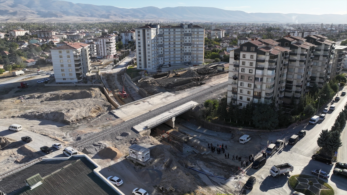 Konya-Karaman-Ulukışla Hızlı Tren Hattında çalışmalar devam ediyor