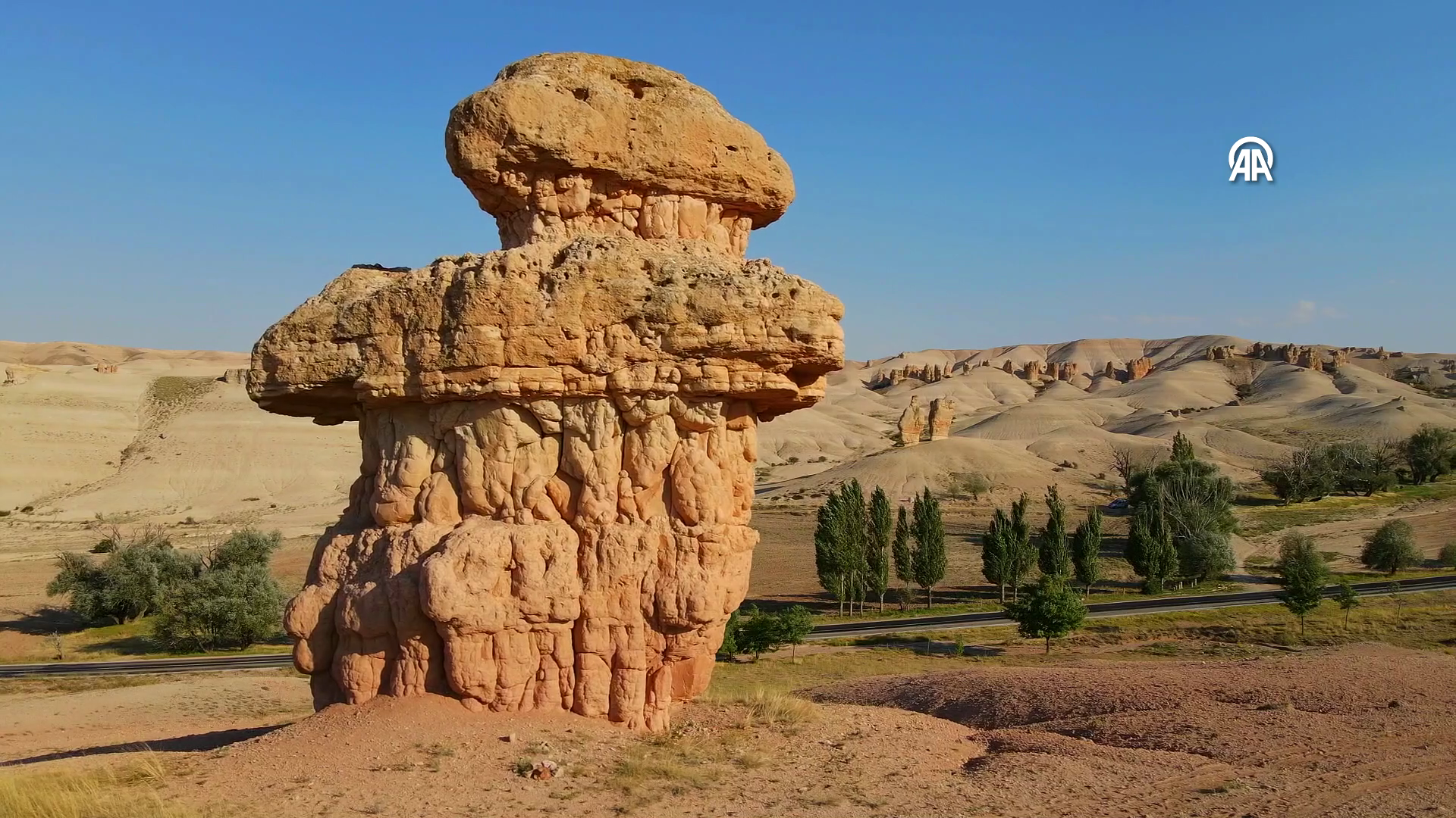 KONYA - Kuşça Peribacaları farklı formlardaki oluşumları ile bölgede dikkat çekiyor