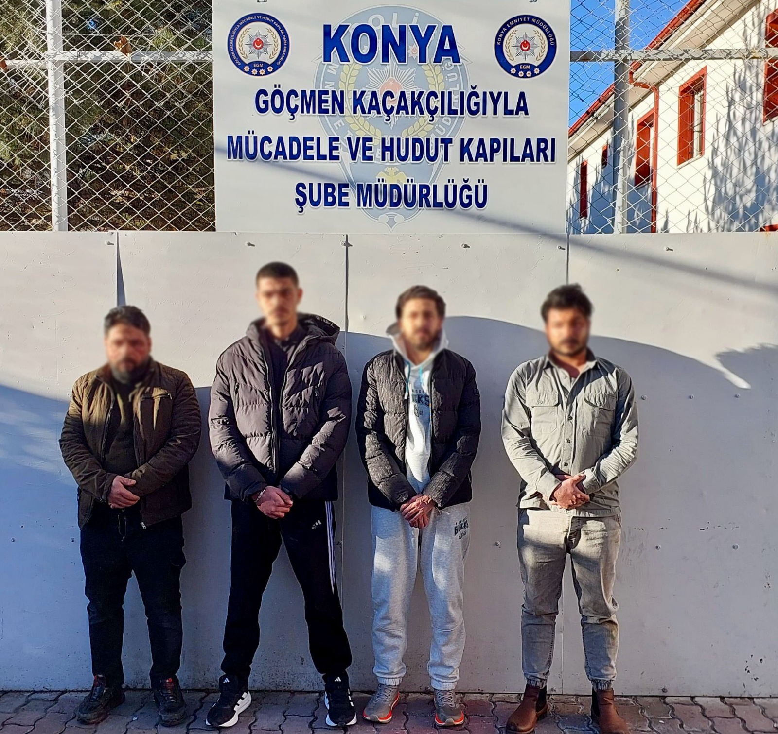 KONYA POLİSİNDEN GÖÇMEN KAÇAKÇILIĞI OPERASYONU: 4 ŞÜPHELİ YAKALANDI