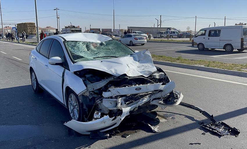 Konya yolunda otomobil ile motosikletin çarpışması sonucu 2 kişi öldü, 1 kişi yaralandı