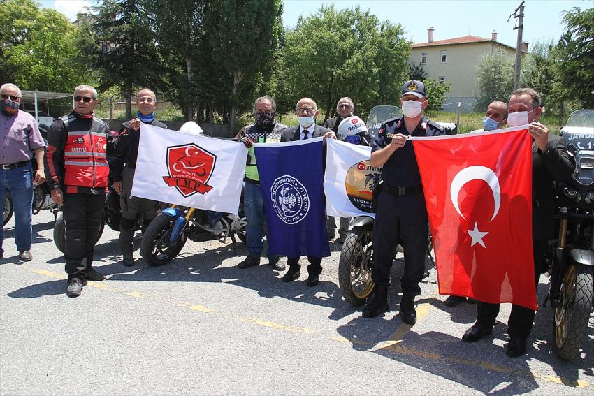 Motosiklet sevdalılarından jandarma teşkilatı için saygı sürüşü