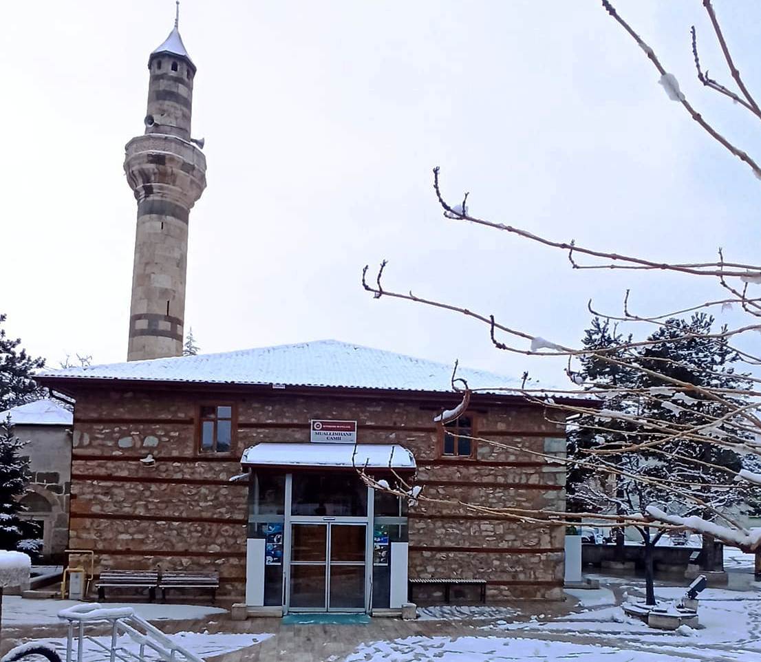 Muallimhane Camii: Tarih ve Kültürün Sessiz Bekçisi