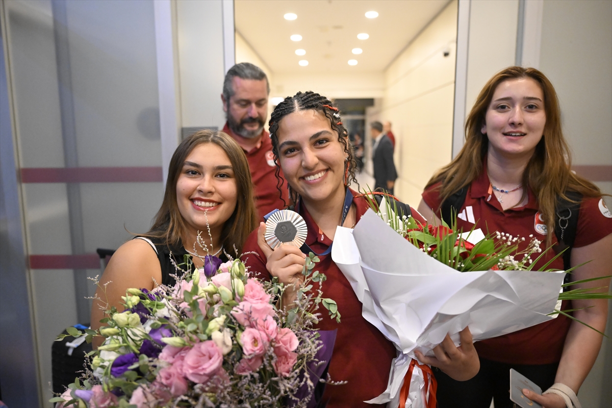 Olimpiyat ikincisi milli atıcı Şevval İlayda Tarhan Ankara'ya geldi