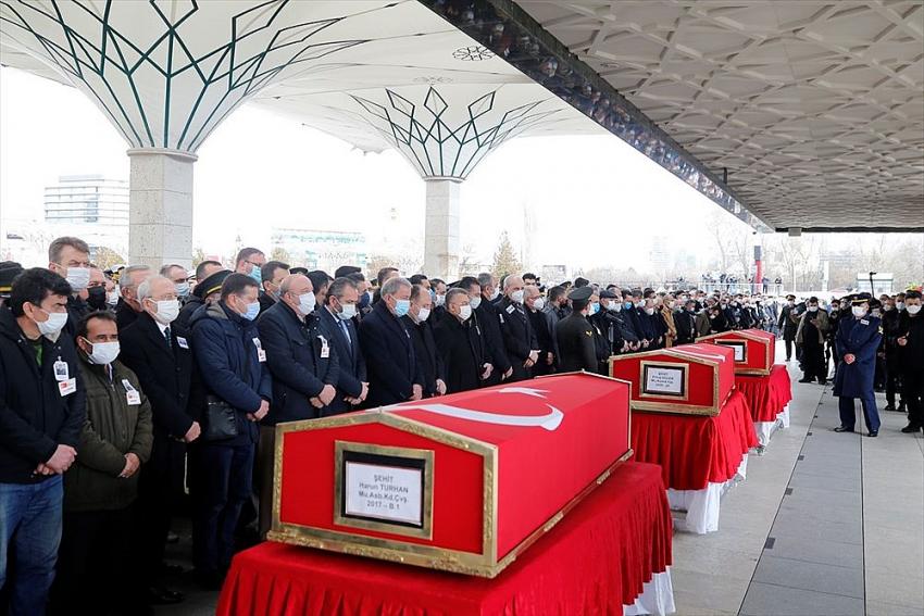 Pençe Kartal-2 Harekatı sırasında şehit olan askerler son yolculuğuna uğurlandı