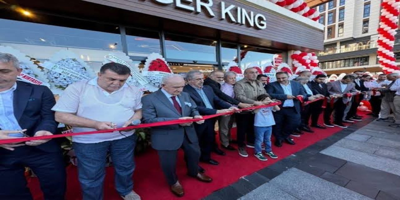 Rize'de Burger King açılışına katılan AK Partili belediye başkanları disipline sevk edildi.