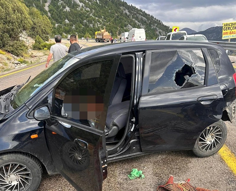 Seydişehir-Antalya kara yolunda feci kaza! 1 kişi öldü, biri bebek 2 kişi yaralandı