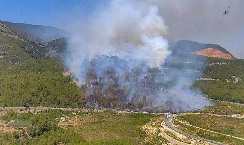 Seydişehir Antalya  Yolu  Yangın  nedeni ulaşıma  kapandı