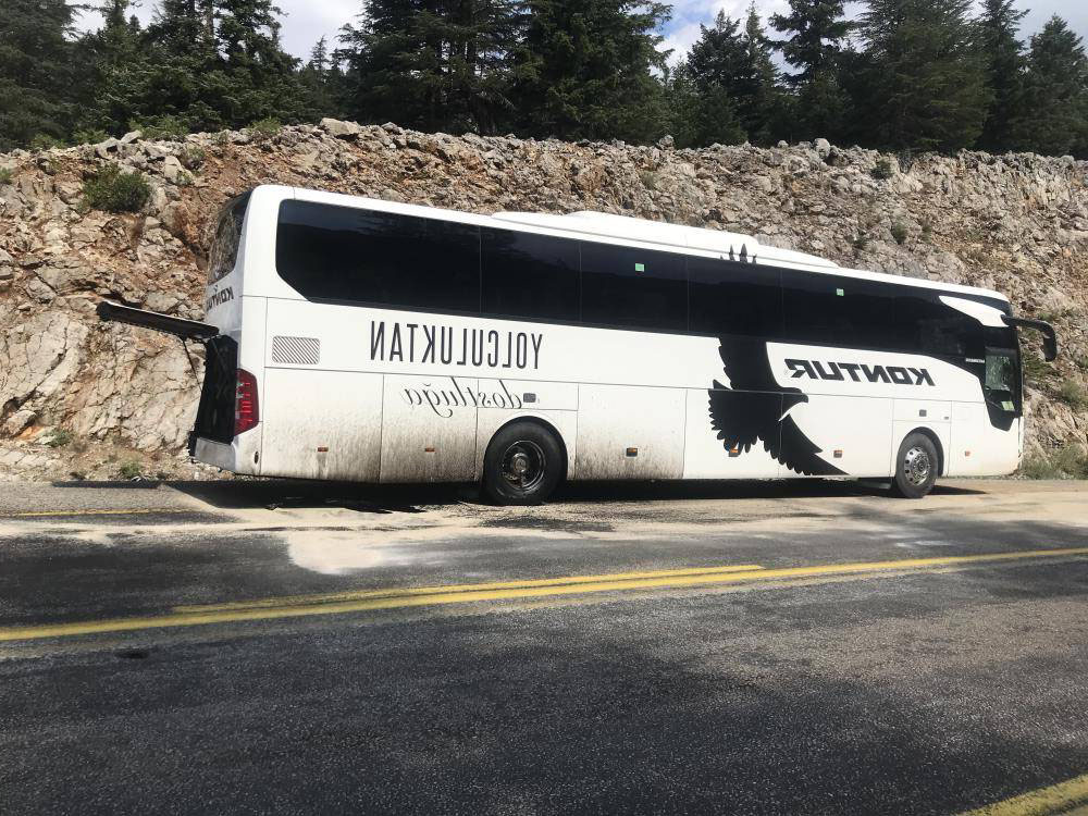 Seydişehir  Antalya  yolunda  Konya otobüsü kaza yaptı