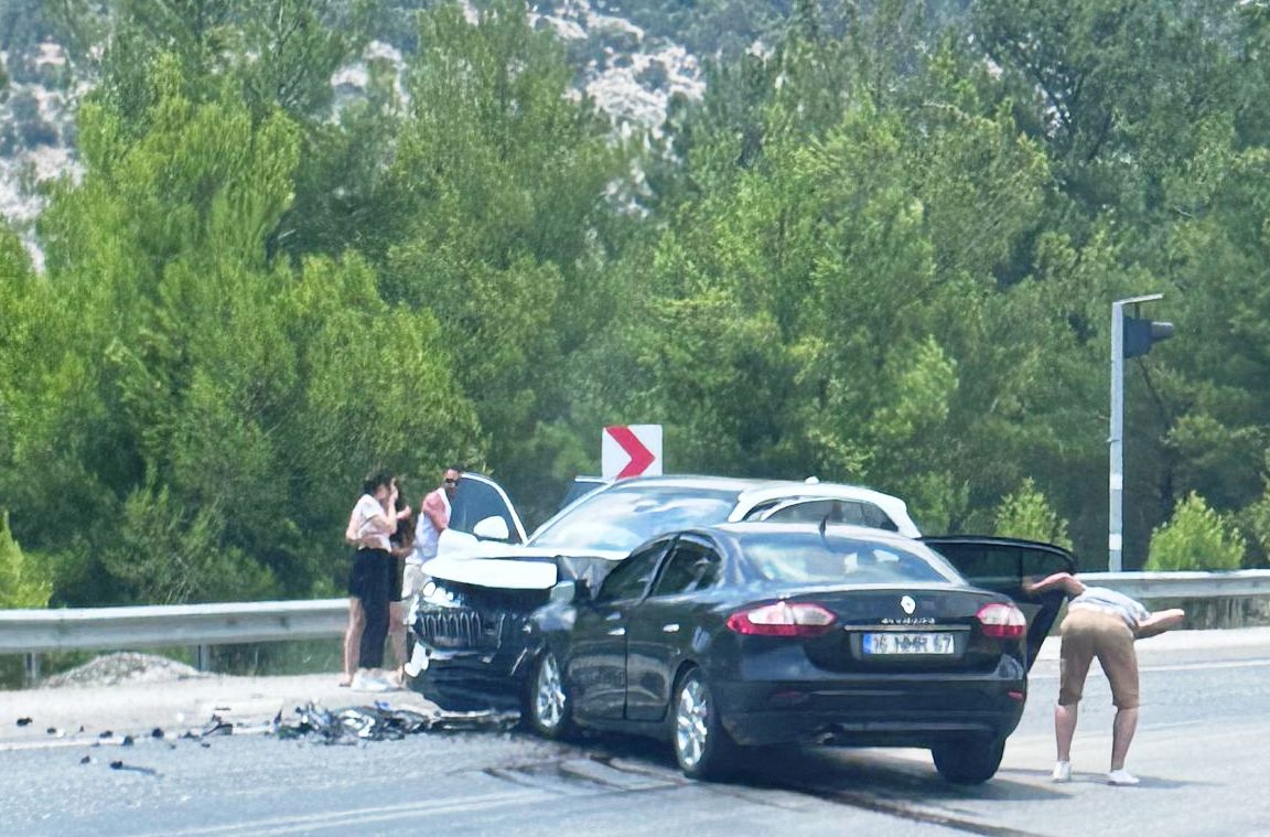 Seydişehir Antalya yolunda trafik kazası 5 Yaralı