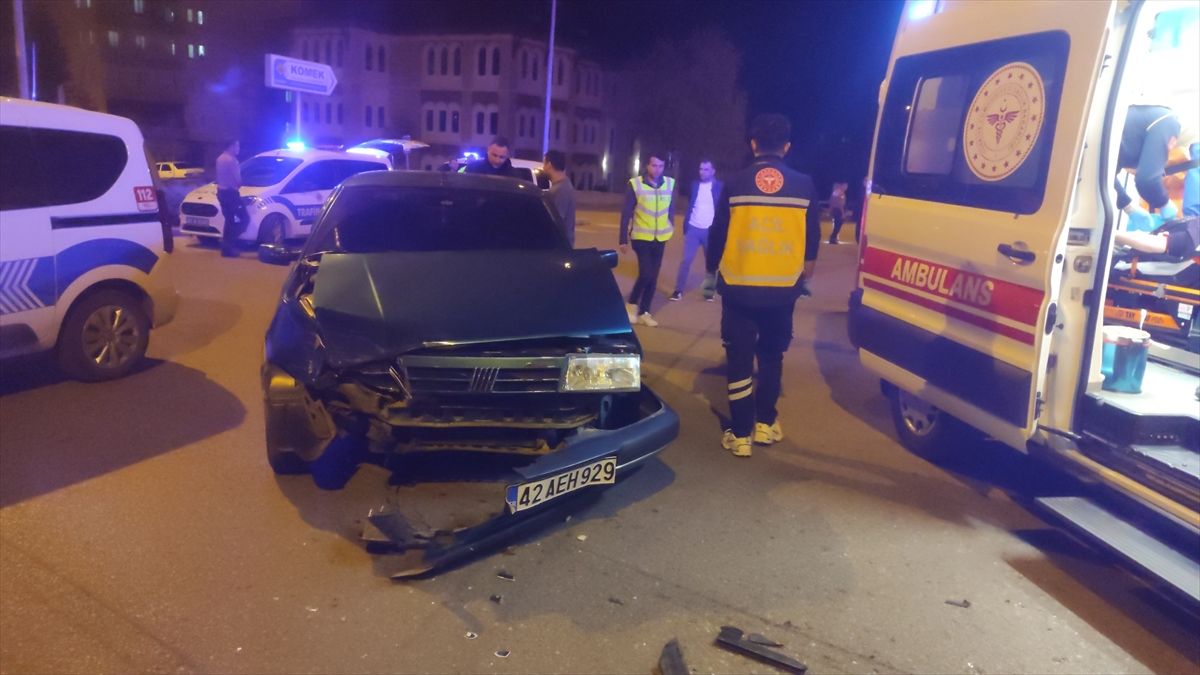 Seydişehir'de iki otomobilin çarpışması sonucu 1 kişi yaralandı