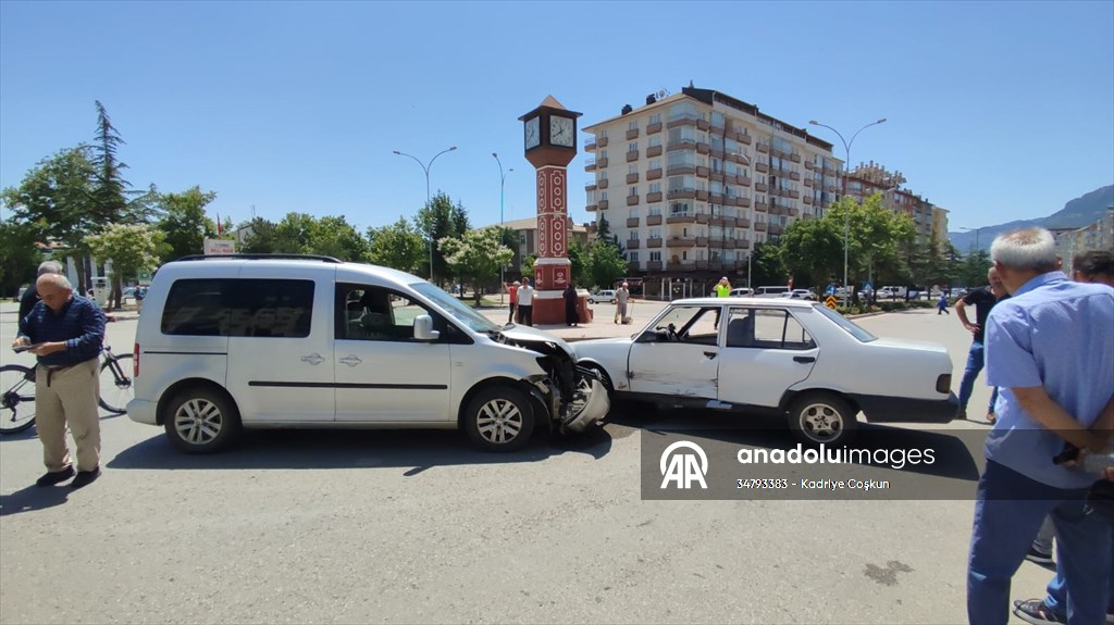 - Seydişehir'de trafik kazası