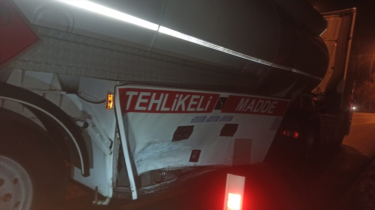 Seydişehir’de  Yakıt tankeri ile  otomobil çarpıştı 2 kişi yaralandı