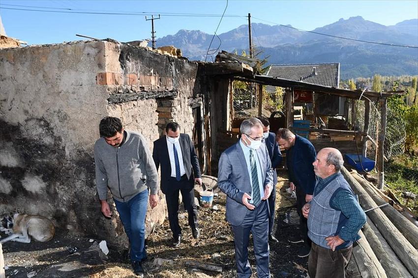 Seydişehir Kaymakamı Pişkin, evi yanan aileyi ziyaret etti