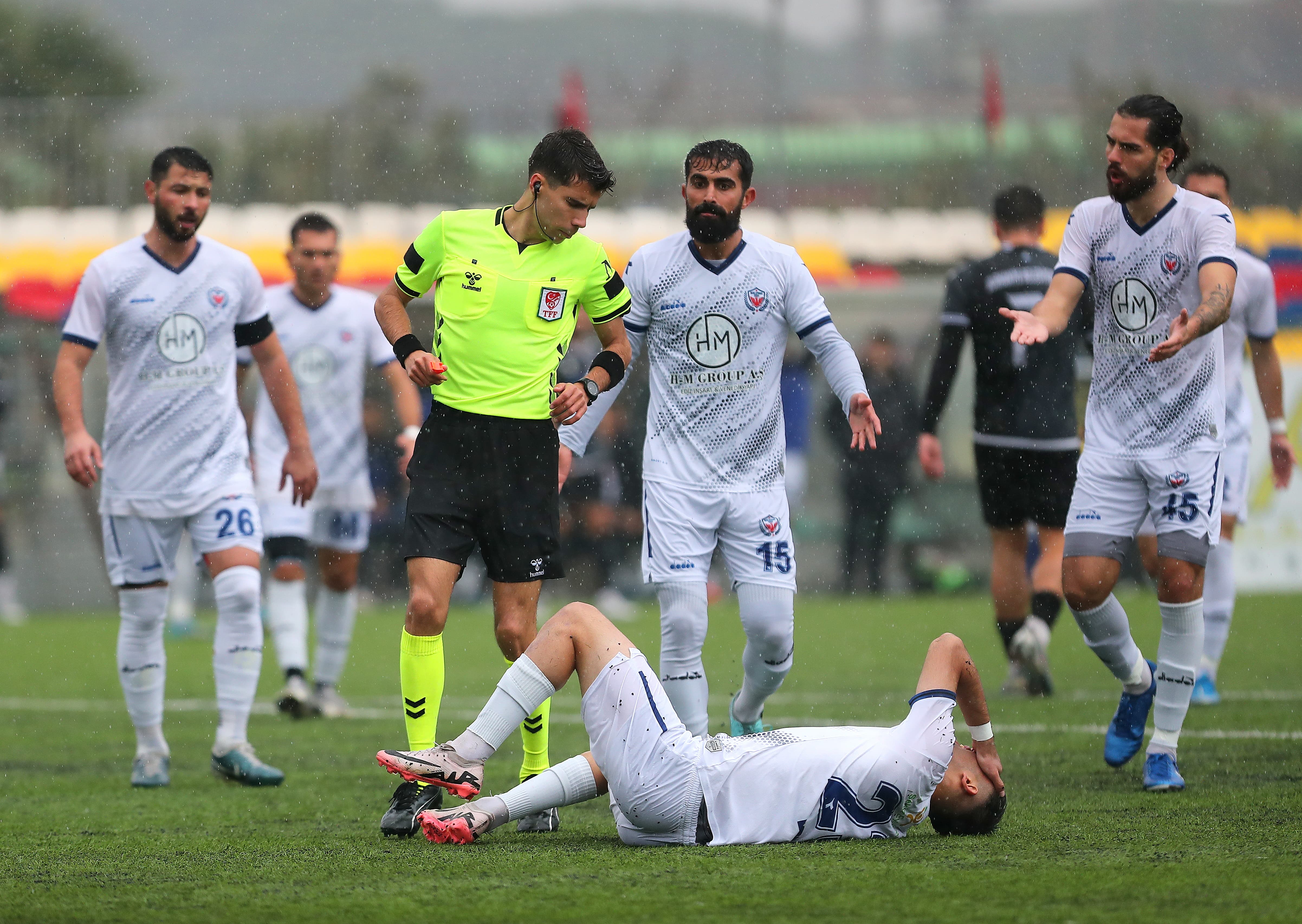 SEYDİŞEHİR li hakem Umut Yalçınkaya  Performansı ile göz dolduruyor.