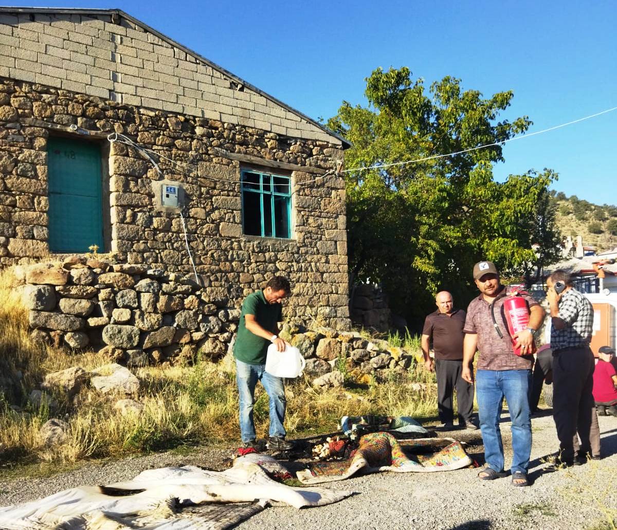 Seydişehir Saraycık Mahallesi'nde Yangın Vatandaşlar Tarafından Söndürüldü