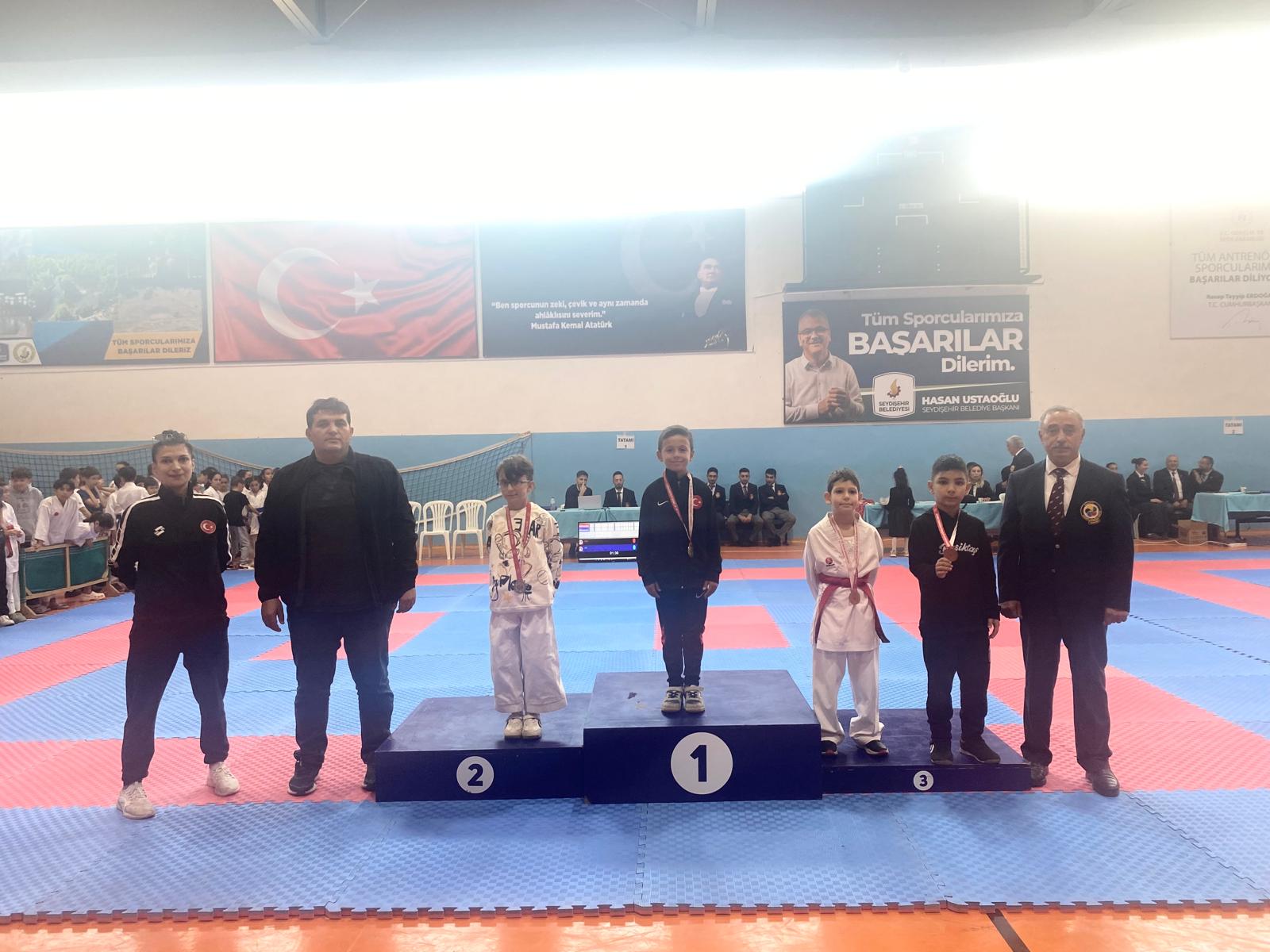 SEYDİŞEHİRDE 29 EKİM CUMHURİYET BAYRAMI KARATE ŞAMPİYONASI