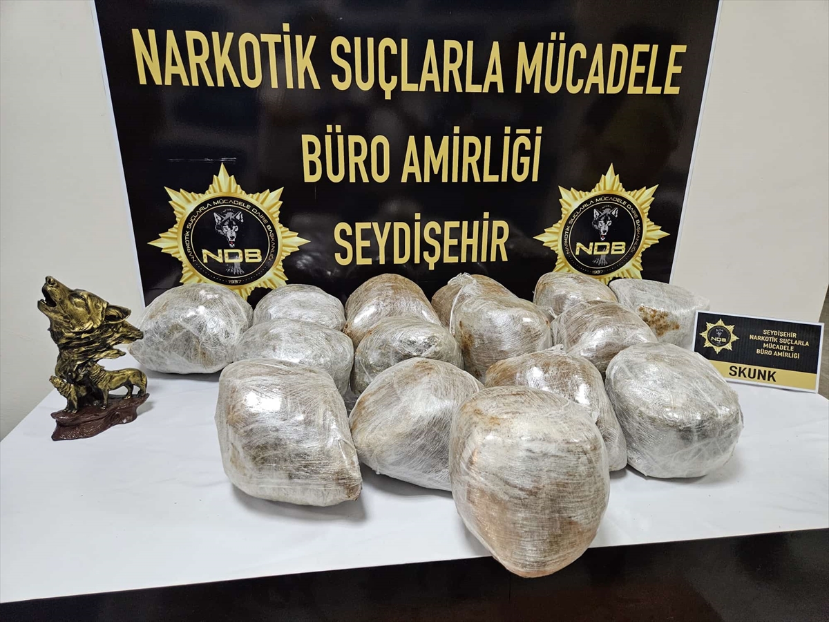 Seydişehirde15 kilogram uyuşturucu ele geçirilen aracın sürücüsü tutuklandı