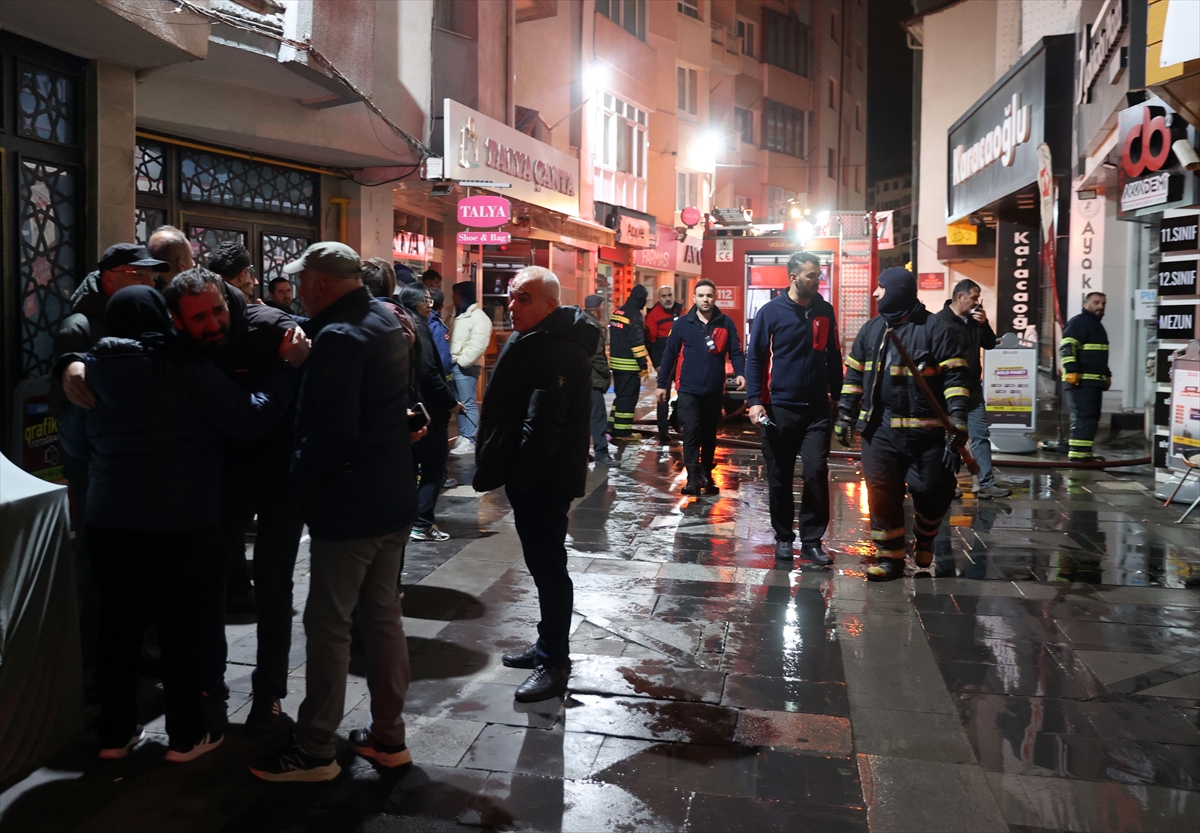 Sivas’ta dershane bulunan binada çıkan yangında 1 öğretmen öldü