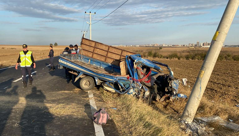 Tekirdağ'da feci kaza: Biri bebek iki kişi hayatını kaybetti, altı kişi yaralı