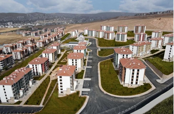 TOKİ 7 bin TL taksitle 100 bin daire satacak! Öncelik verilen 28 şehir belli oldu