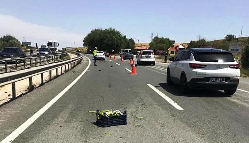 Yola düşürdüğü sebze kasasını alırken otomobilin çarptığı kişi hayatını kaybetti