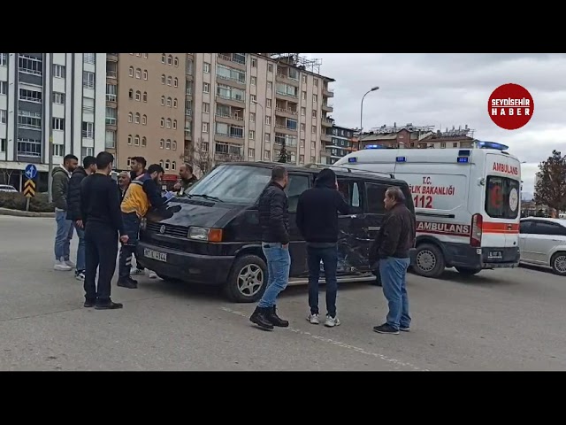 Seydişehir'de Trafik Kazası 2 yaralı