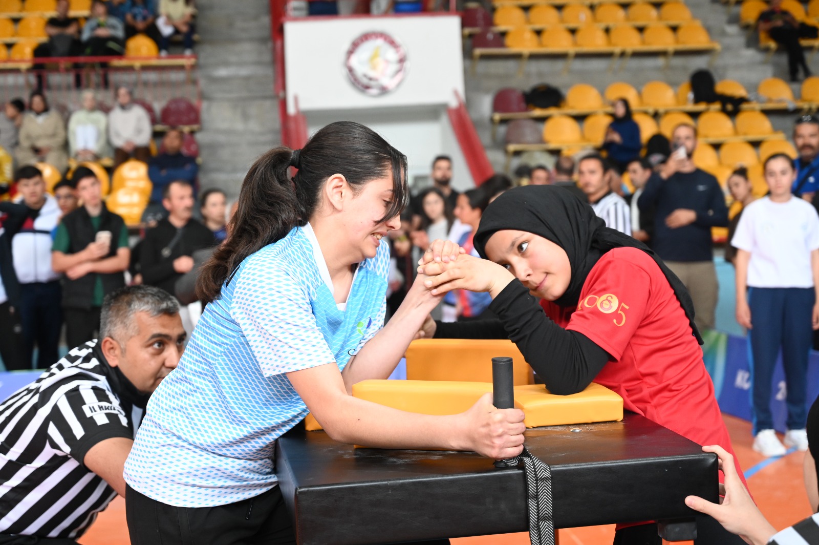YILDIZLAR BİLEK GÜREŞİ MÜSABAKALARI BAŞLADI