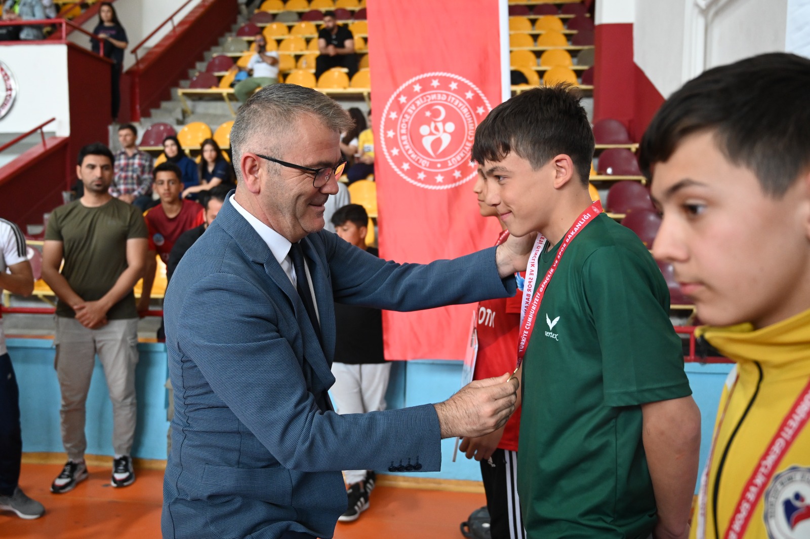 YILDIZLAR BİLEK GÜREŞİ MÜSABAKALARI BAŞLADI