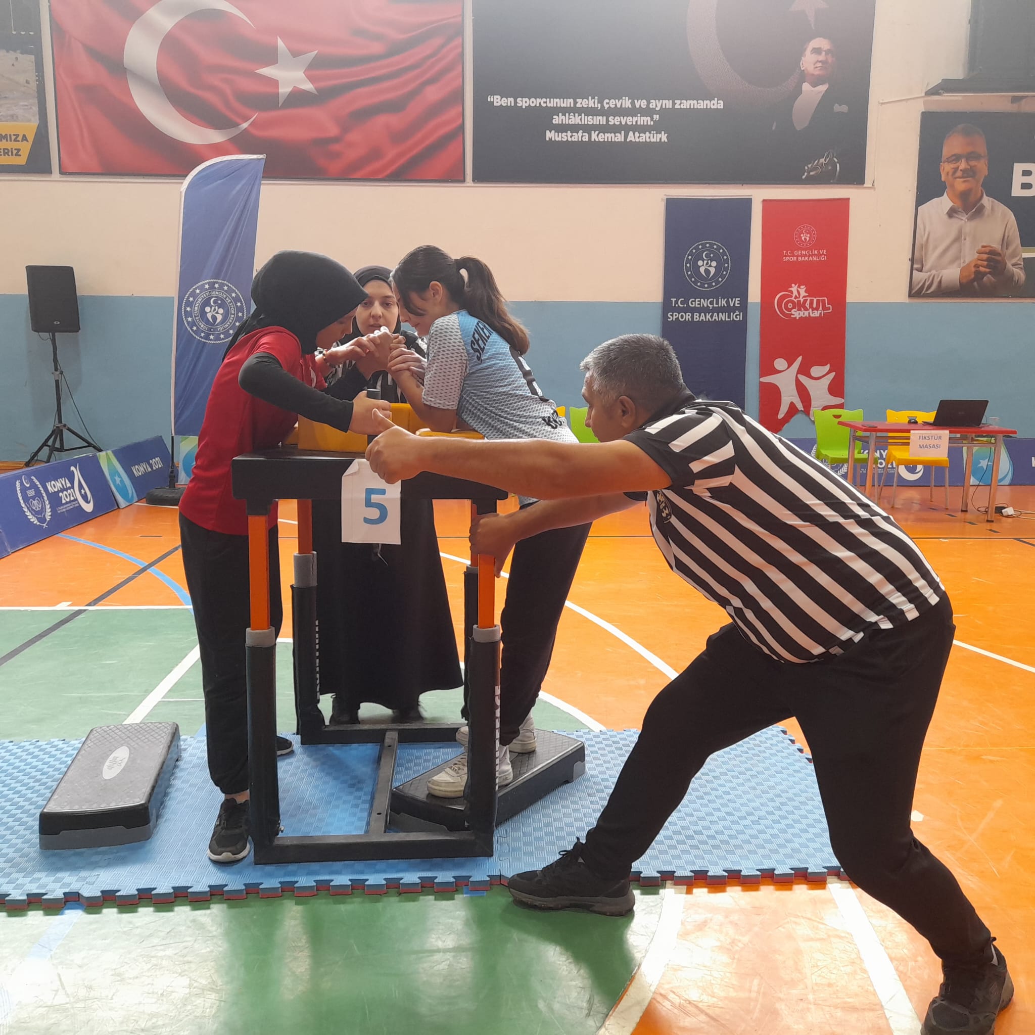 YILDIZLAR BİLEK GÜREŞİ MÜSABAKALARI BAŞLADI