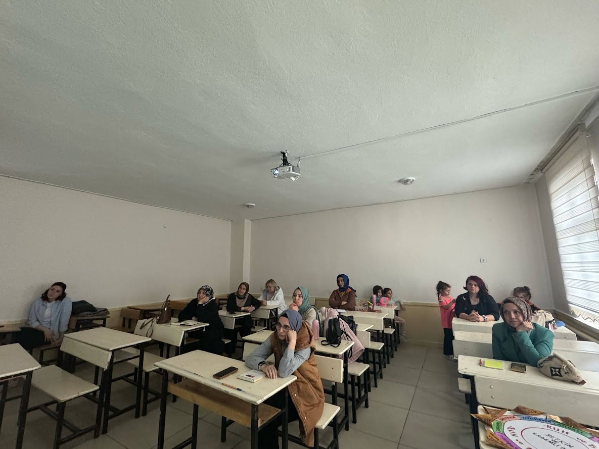 Seydişehir Halk Eğitimi Merkezi’nde "Aile Okulu" Kursları Yoğun İlgi Görüyor