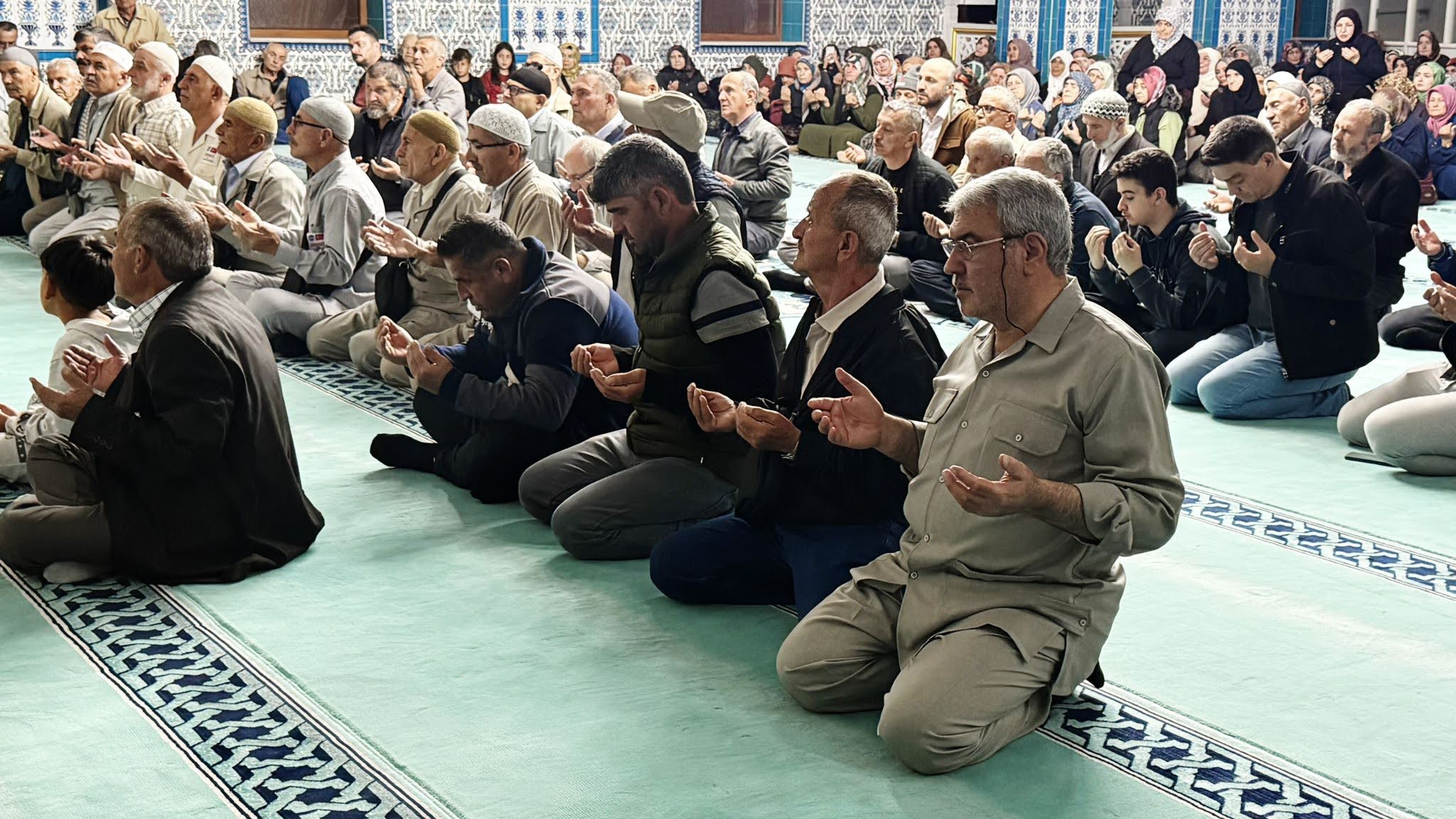 Seydişehir'den İlk Hacı Kafilesi Dualarla Uğurlandı