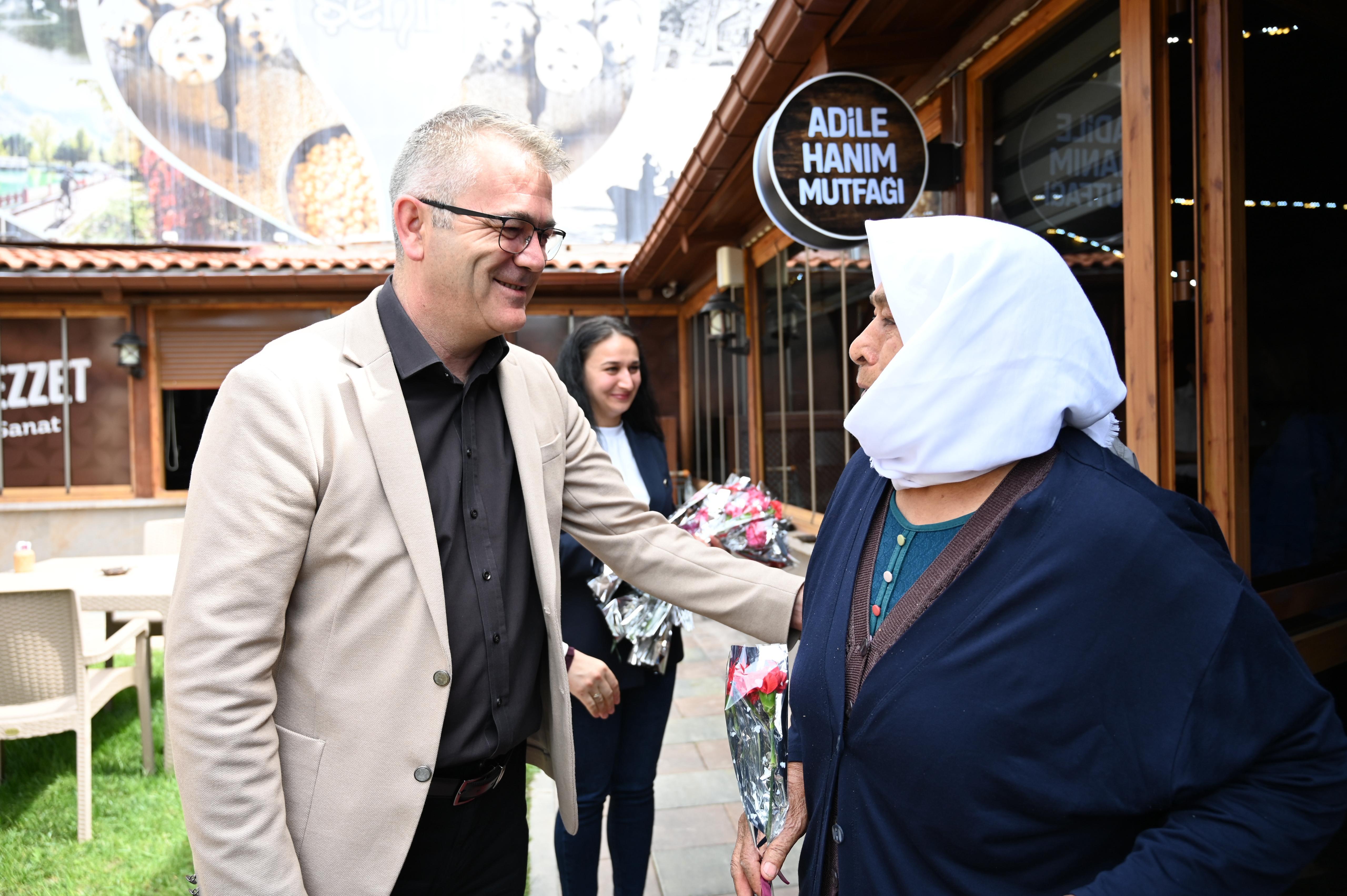 SEYDİŞEHİR BELEDİYESİ ANNELER GÜNÜNÜ KUTLADI