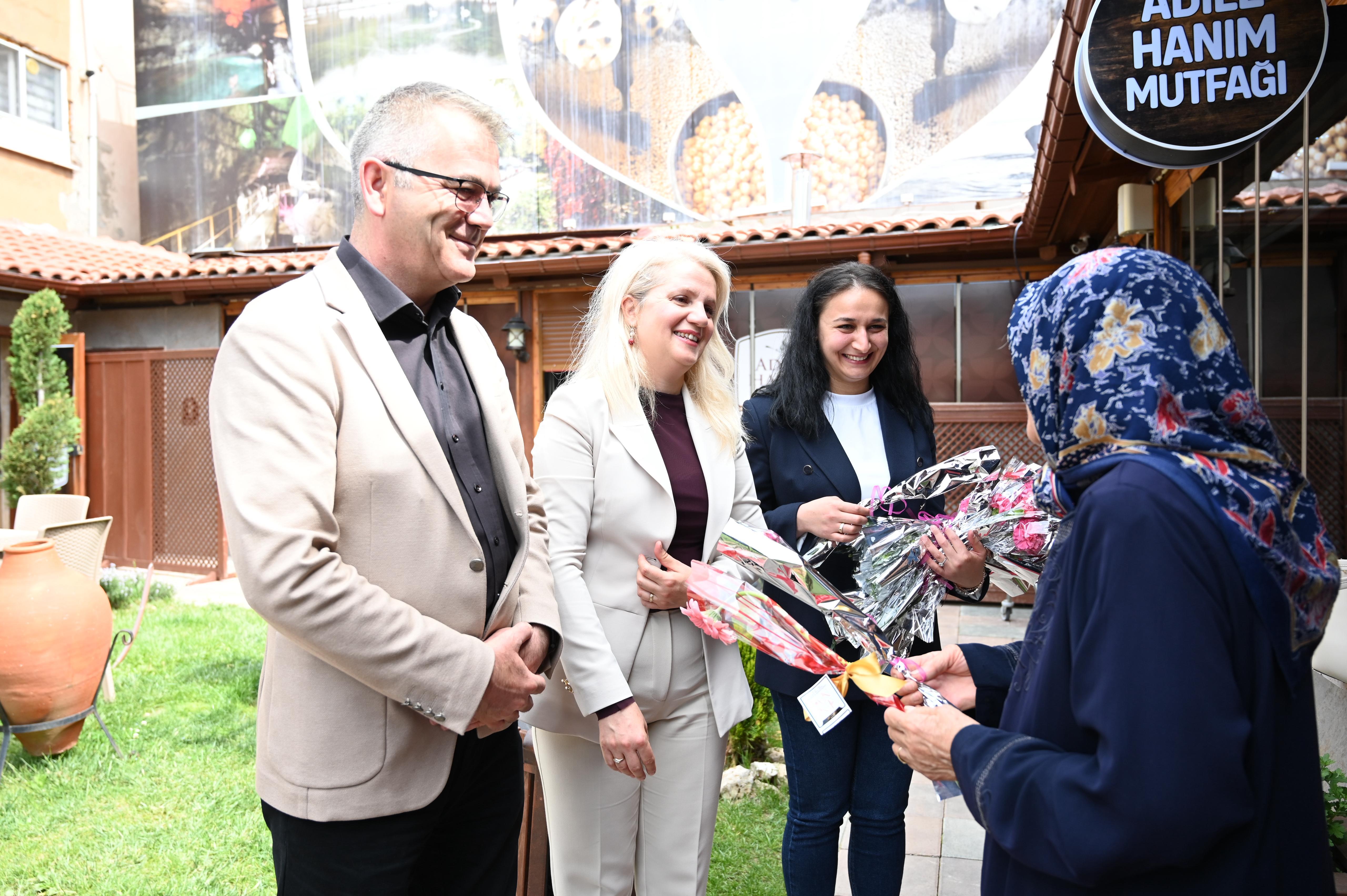 SEYDİŞEHİR BELEDİYESİ ANNELER GÜNÜNÜ KUTLADI