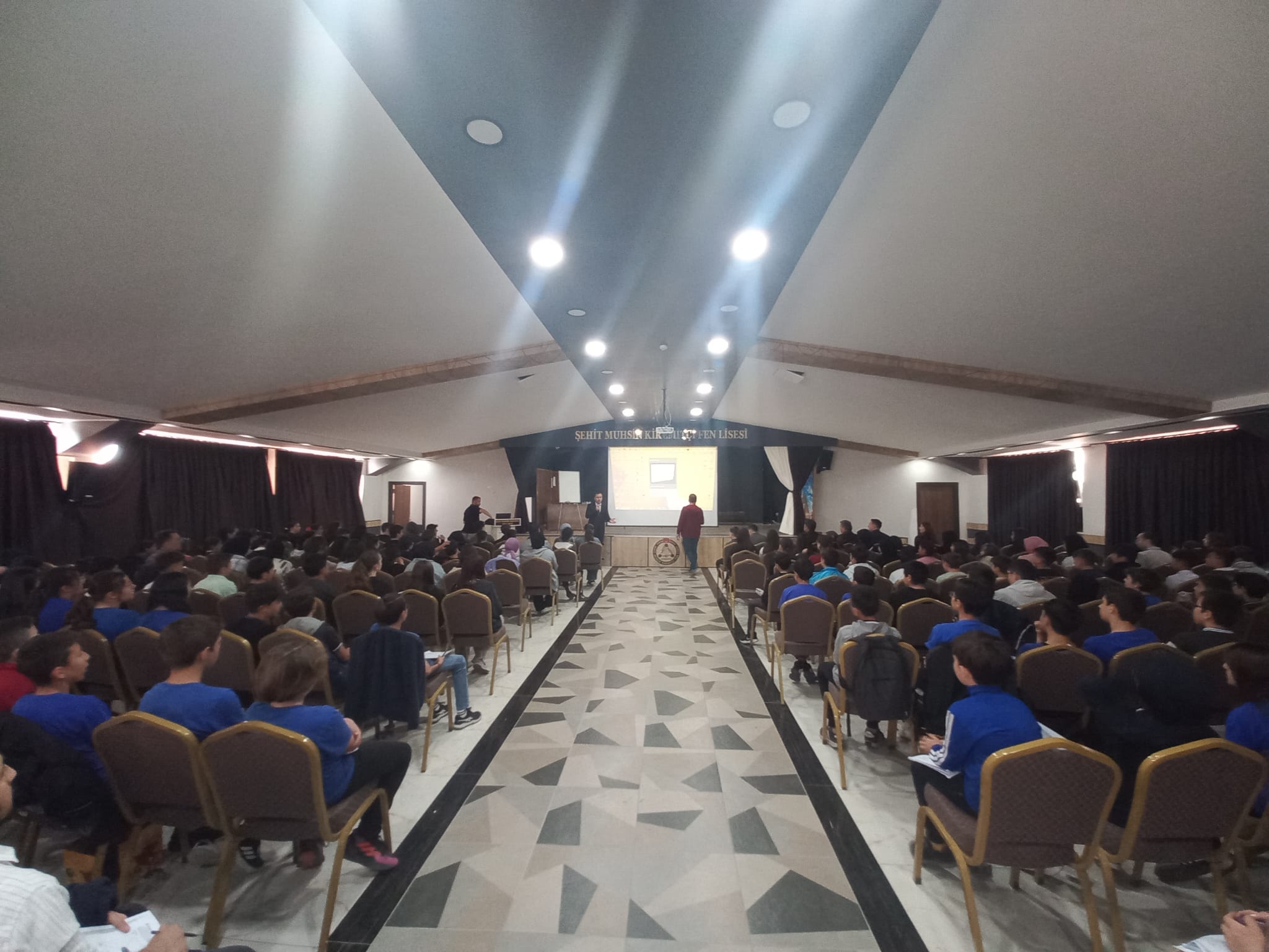 İlçe Kaymakamımız Cevdet BAKKAL, Öğrencilere Hızlı Okuma Teknikleri Semineri Verdi