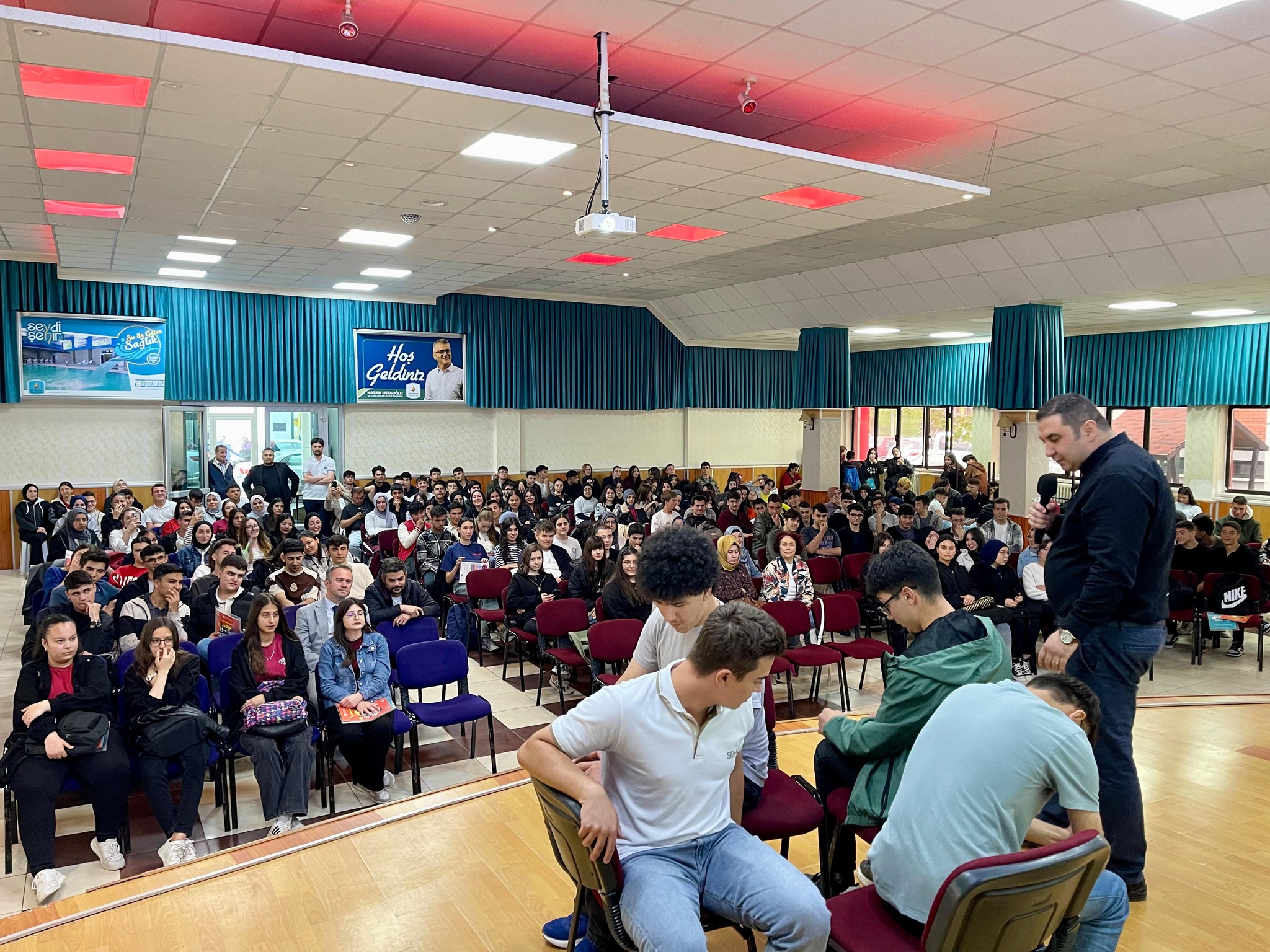 Seydişehir'de 12. Sınıf Öğrencilerine YKS Motivasyon Semineri Düzenlendi