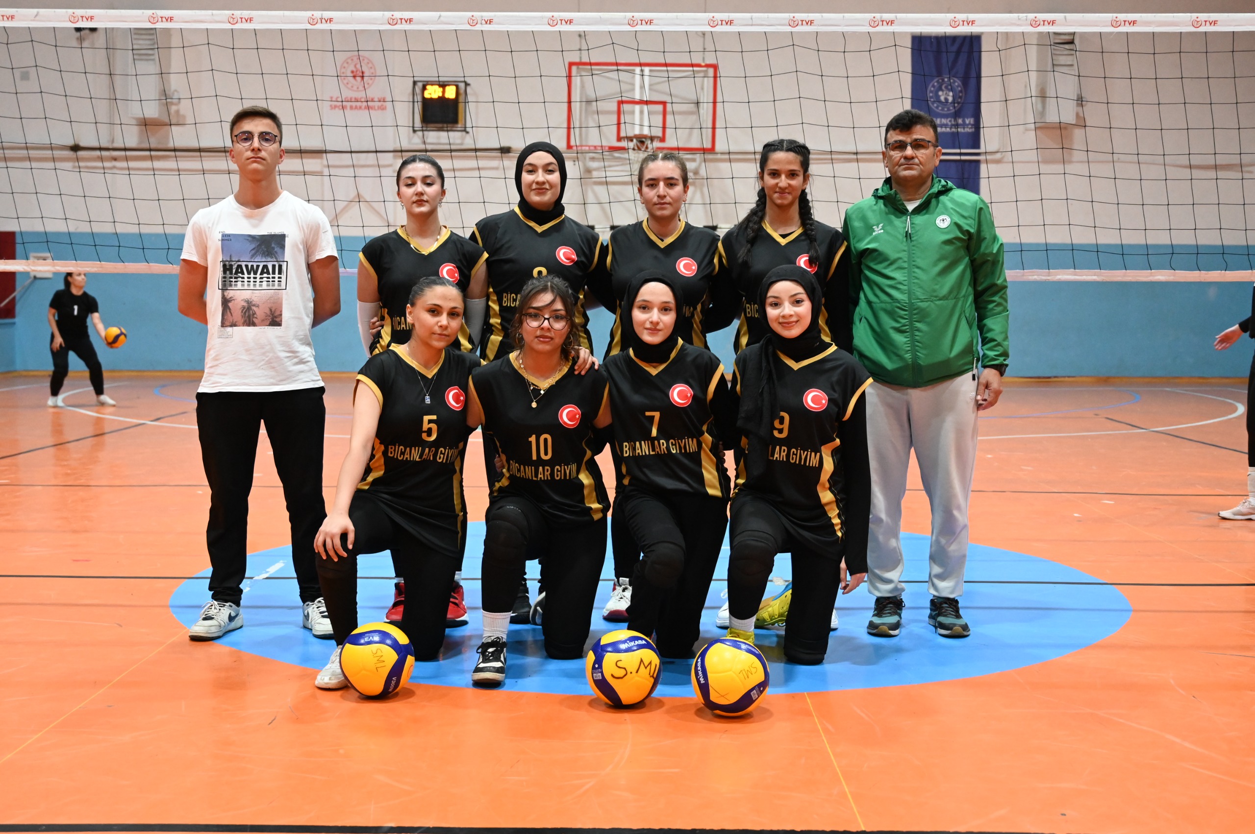 BAŞKANLIK VOLEYBOL TURNUVASI BAŞLADI