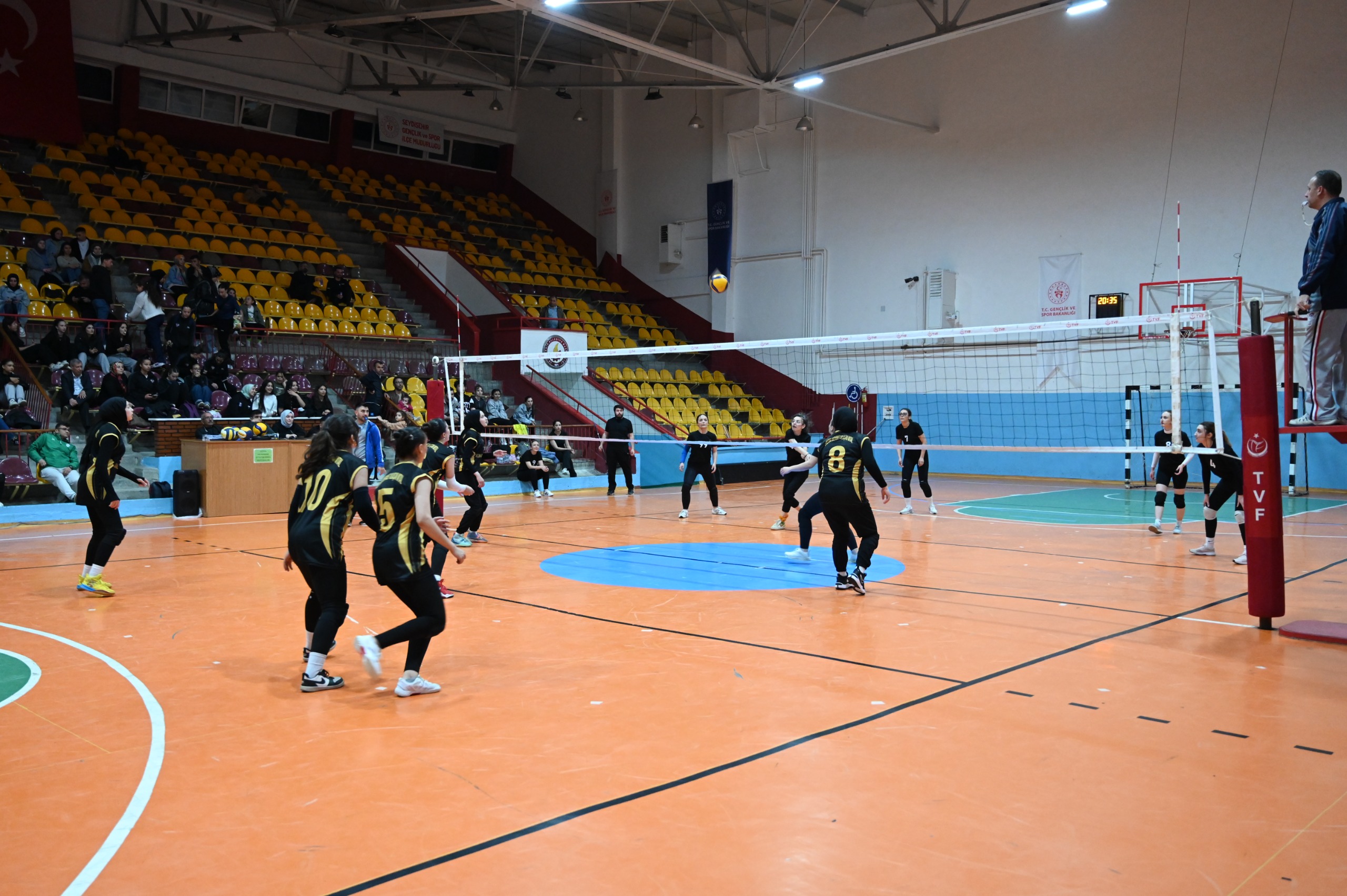 BAŞKANLIK VOLEYBOL TURNUVASI BAŞLADI